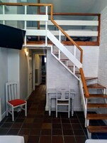 Cunas gratuitas, wifi gratis, ropa de cama