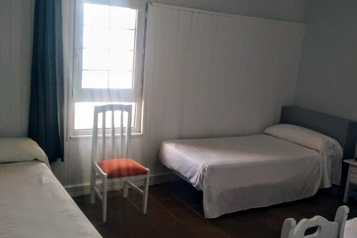 Tempat tidur bayi gratis, Wi-Fi gratis, dan seprai linen