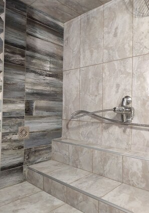 Apartment, 2 Bedrooms | Bathroom | Deep soaking tub, free toiletries, hair dryer, towels - Nereides Apartments (Samos)