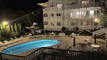 Piscina externa sazonal