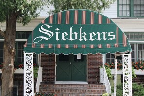 Property entrance - Siebkens Resort (Elkhart Lake)
