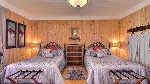 Firemannsrom – comfort, 2 dobbeltsenger, privat bad
