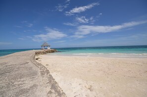 Room, 4 Bedrooms | Beach/ocean view - Mi Amor, Silver Sands 4BR (Duncans)