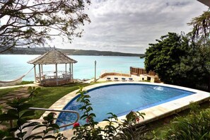 Chambre, 2 chambres | Piscine extérieure