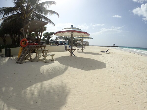 Villa, 5 Bedrooms | Beach