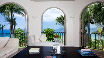 Villa, 4 Bedrooms | Living room | Flat-screen TV