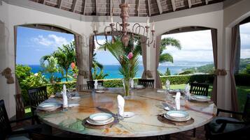 Villa, 4 Bedrooms | In-room dining