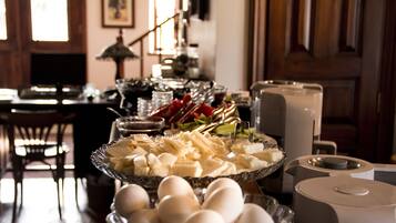 Desayuno buffet incluido todos los días