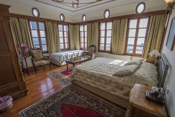 Suite de luna de miel | Ropa de cama de alta calidad, cunas gratuitas, camas supletorias