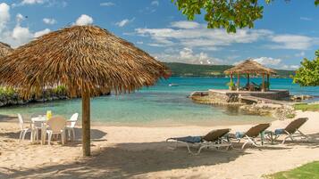 Vila, 3 kamar tidur | Pantai | Di pantai, pasir putih, dan berkayak