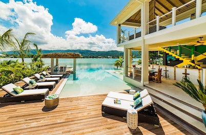 Everything Nice By the Sea in Montego Bay 5BR