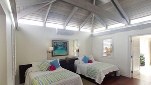 Unclassified image, 3 of 21, button - Moonshine Villa, Silver Sands 4 BR (Duncans)