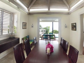 Room | In-room dining - Moonshine Villa, Silver Sands 4 BR (Duncans)