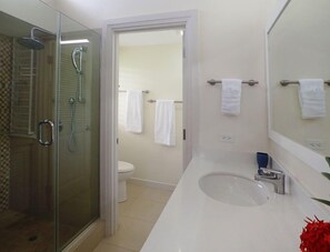 Room | Bathroom | Shower - Moonshine Villa, Silver Sands 4 BR (Duncans)