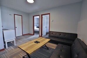 Habitación Confort | Escritorio, wifi gratis y ropa de cama 