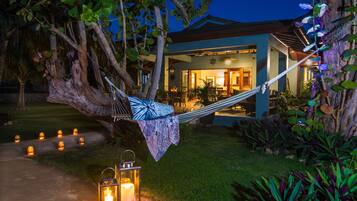 Villa, 3 Bedrooms | Property grounds