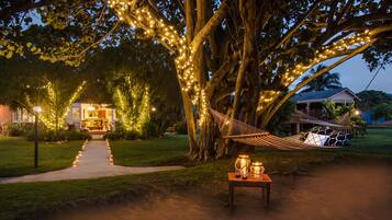 Villa, 3 Bedrooms | Property grounds