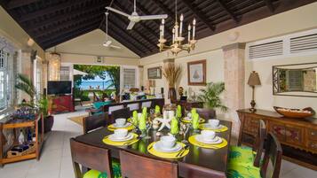 Villa, 3 Bedrooms | In-room dining