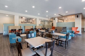 Free daily continental breakfast  - Sleep Inn & Suites Ankeny - Des Moines (Ankeny)