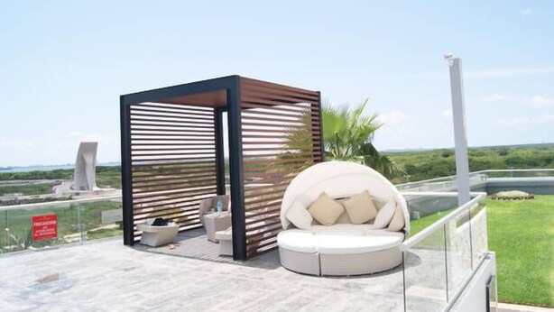 Terrace/patio - 2BR Apartment Malecon Las Americas by TA (Cancun)