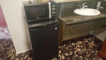 Mini fridge