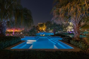 Outdoor pool, pool umbrellas, sun loungers
