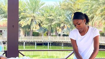 Un sauna, tratamientos corporales, aromaterapia