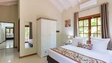 Three Bedroom Villa with Private Pool | 房內夾萬、書桌、熨斗/熨衫板、免費 Wi-Fi