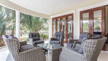 2 Bedroom Villa, Garden View | Terrasse/Patio