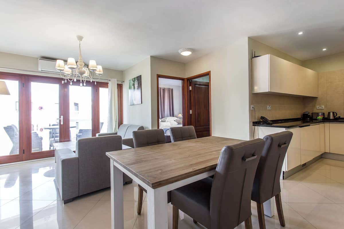 Two Bedroom Apartment, Garden View | Living area