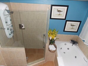 Bathroom - Primrose Path, Silver Sands 5 BR (Duncans)