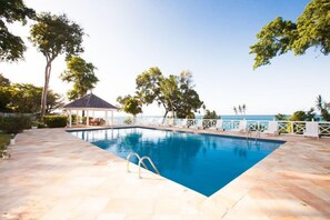 Outdoor pool - Frangipani - Ocho Rios 4BR (Ocho Rios)