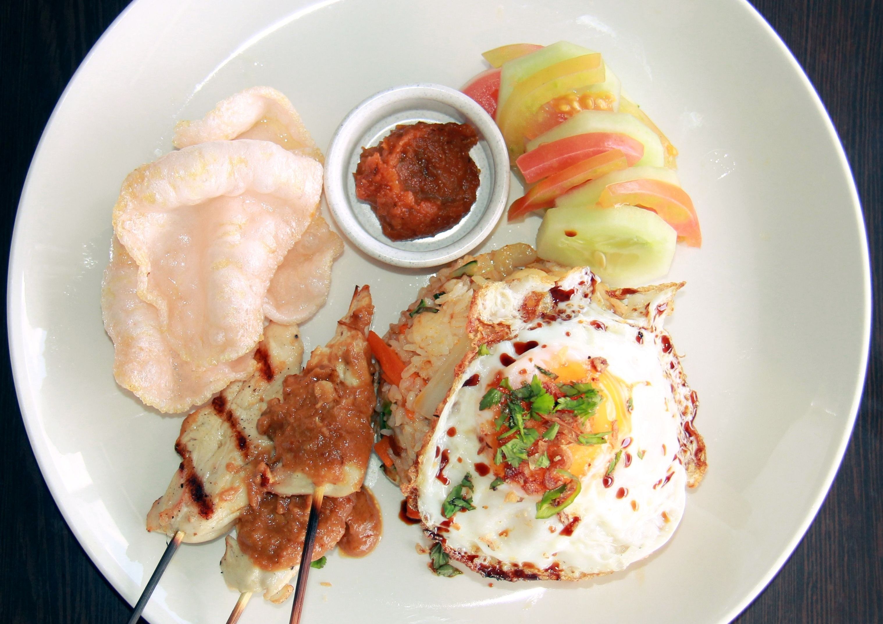 breakfast, lunch, dinner served; international cuisine