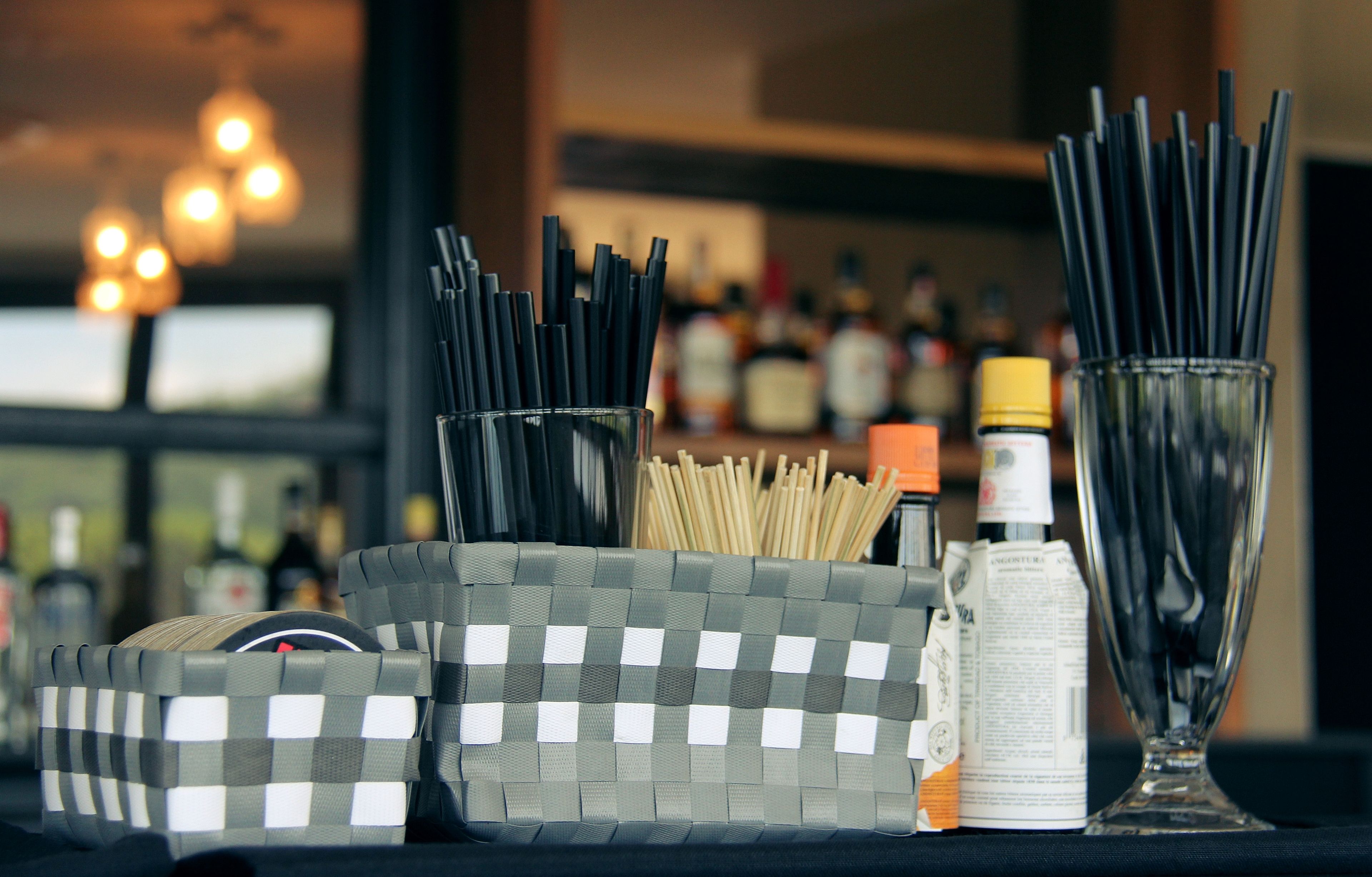 breakfast, lunch, dinner served; international cuisine