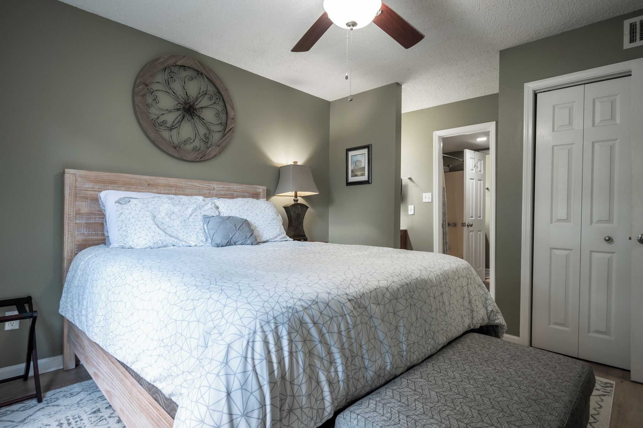 2 chambres, fer et planche à repasser, Wi-Fi gratuit, draps fournis