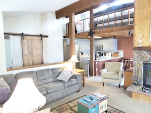 Smart TV, fireplace, DVD player, stereo