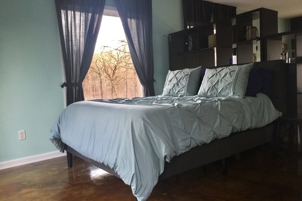 1 soverom, skrivebord, strykejern/-brett og wi-fi (inkludert)