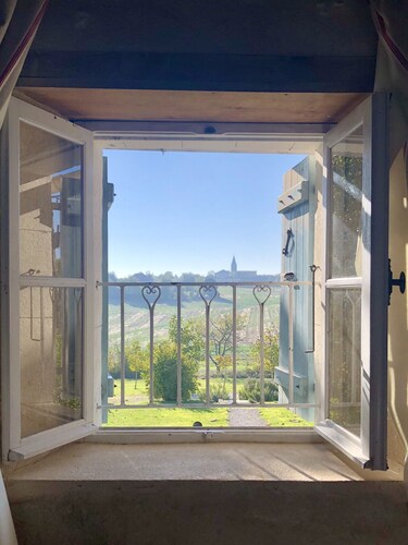 Pretty Farmhouse / Private pool / 4 Doubles with en-suites & 1 Twin  / Sleeps 10