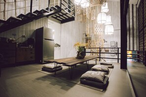 Lobby sitting area - The Street Hostel Koh Lipe - Adult Only (Koh Lipe)