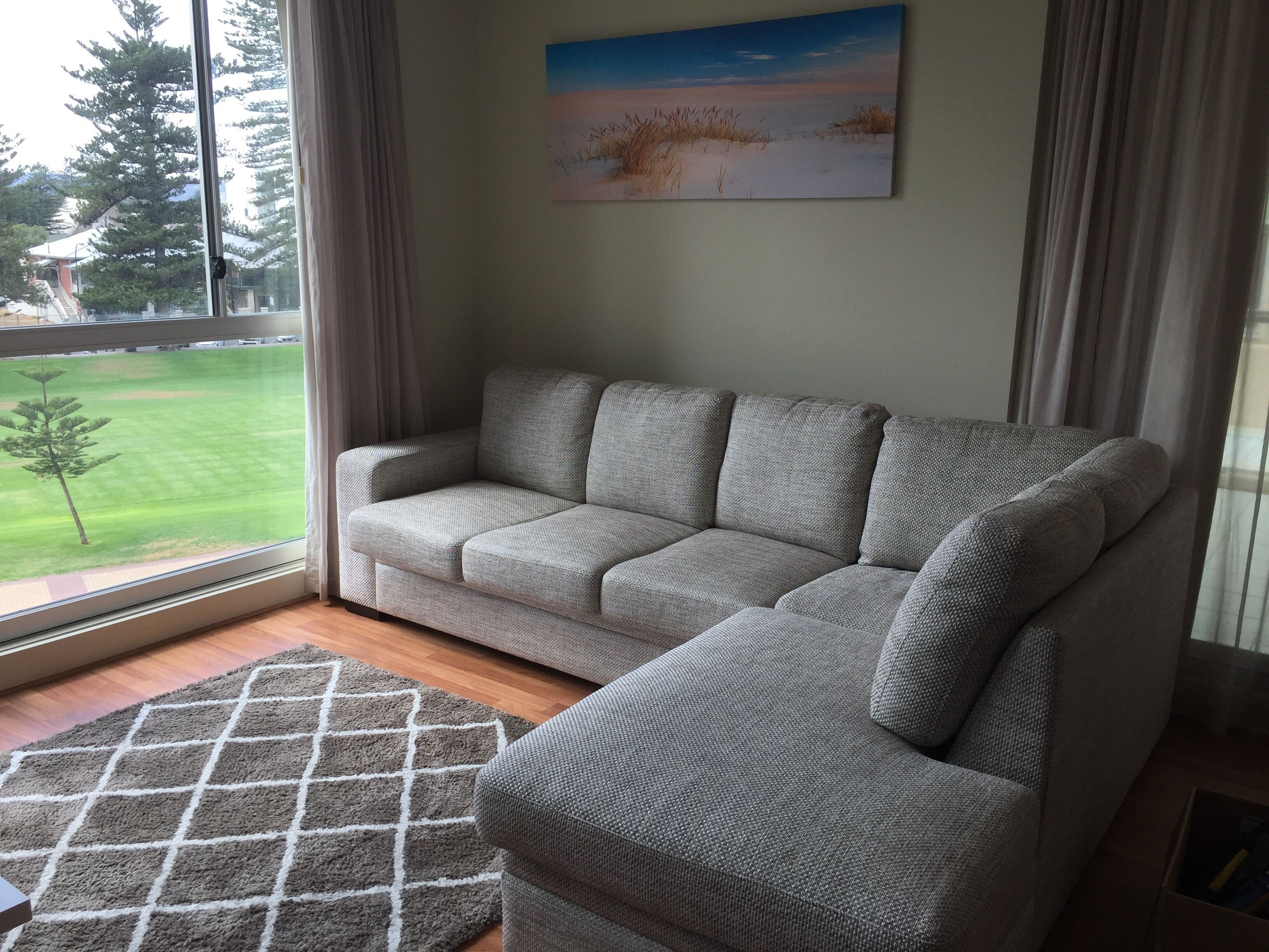 executive apartment, 2 bedrooms, non smoking, park view | living room | led tv, netflix
