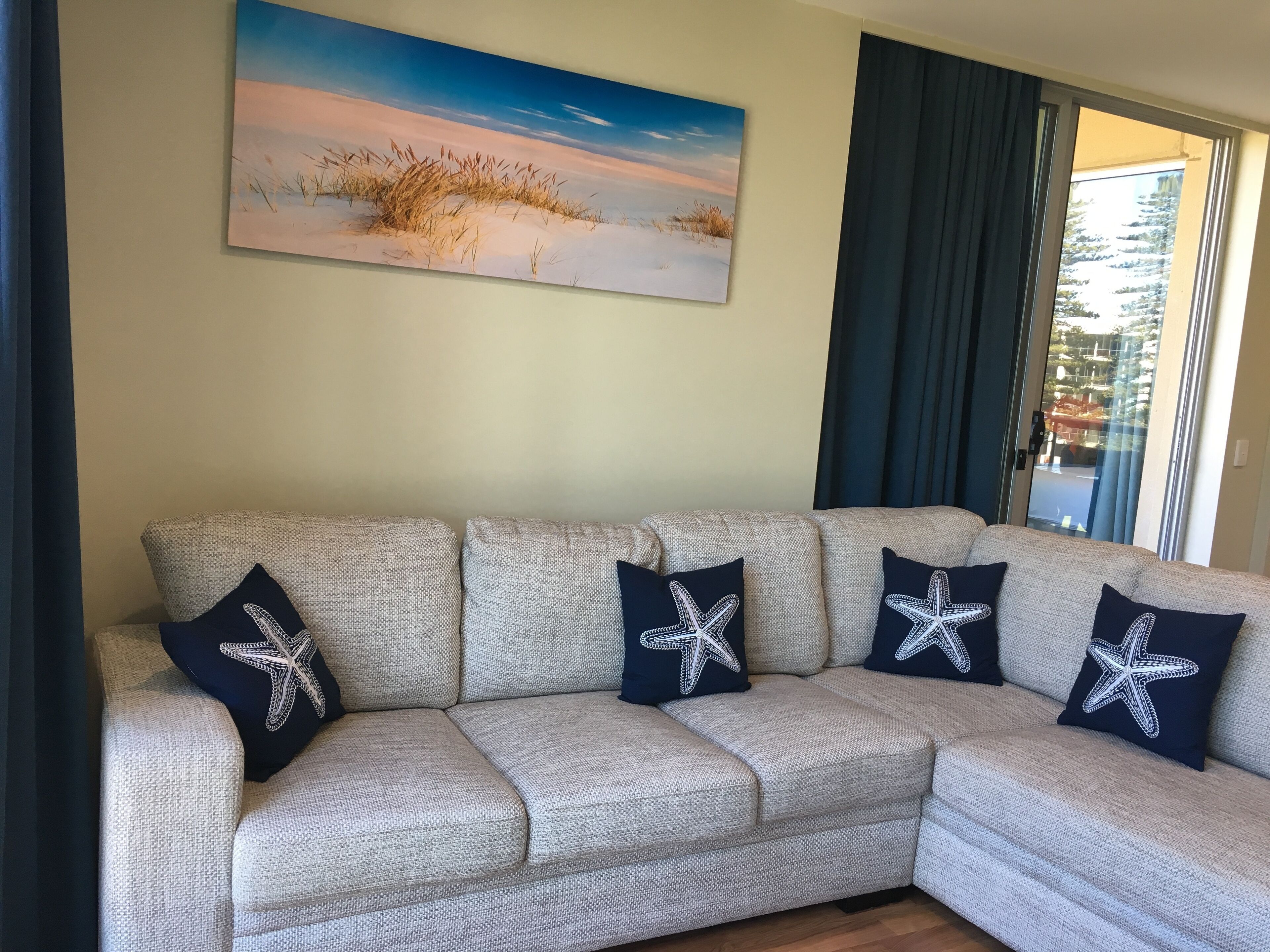 executive apartment, 2 bedrooms, non smoking, park view | living area | led tv, netflix