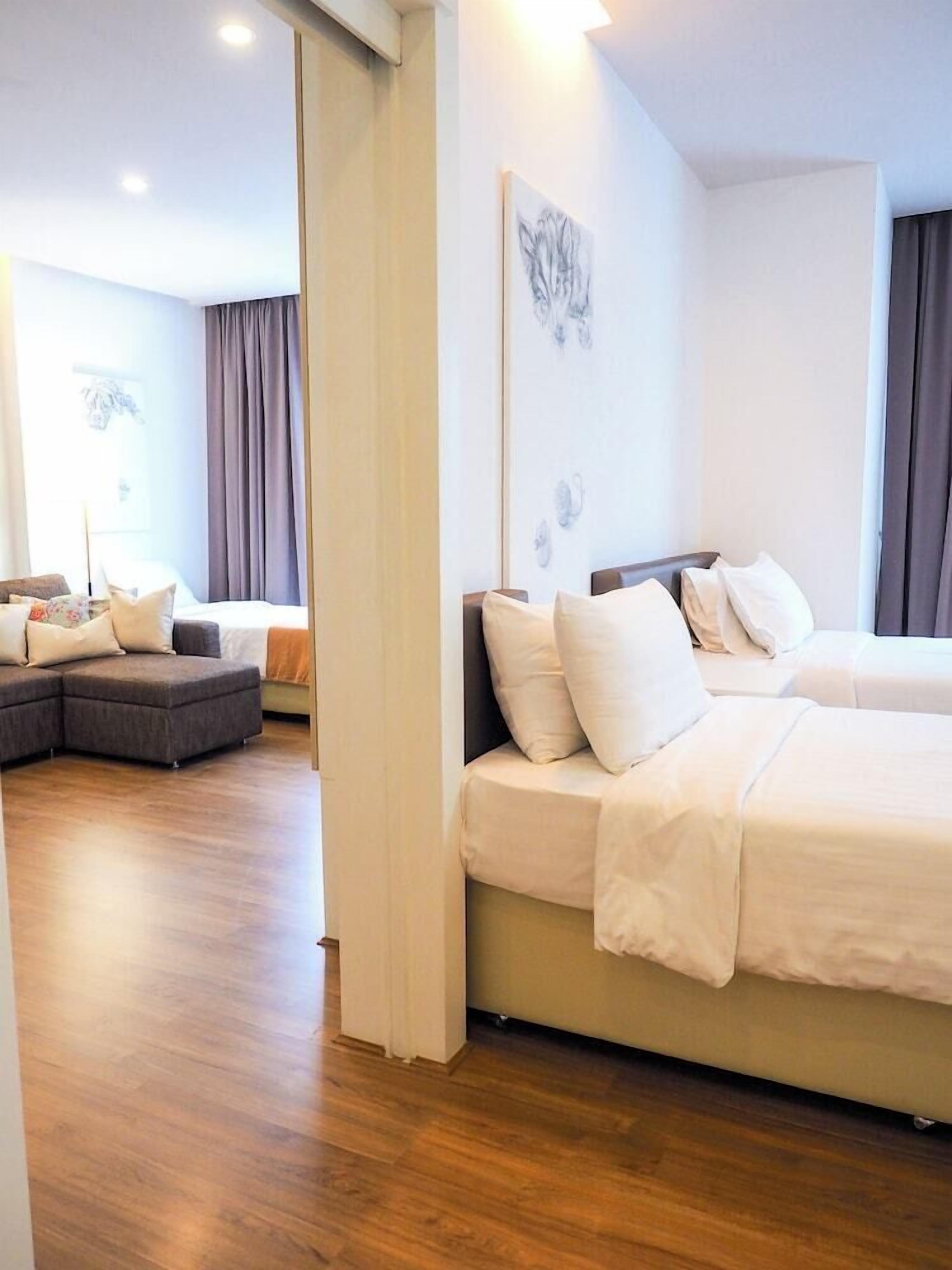 Minibar, soundproofing, free WiFi, bed sheets