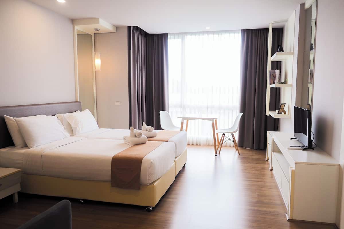 Minibar, kedap suara, Wi-Fi gratis, dan seprai linen
