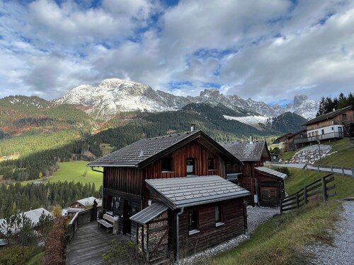 Cabin with great location and view of the Bischofsmütze Mountain