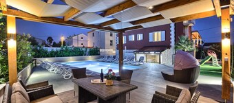 Villa Tea-Beach - 7 bedrooms, 16 guests, pool, sea views