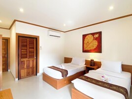 Superior Twin  | 办公桌、折叠床/加床（额外收费）、免费 WiFi