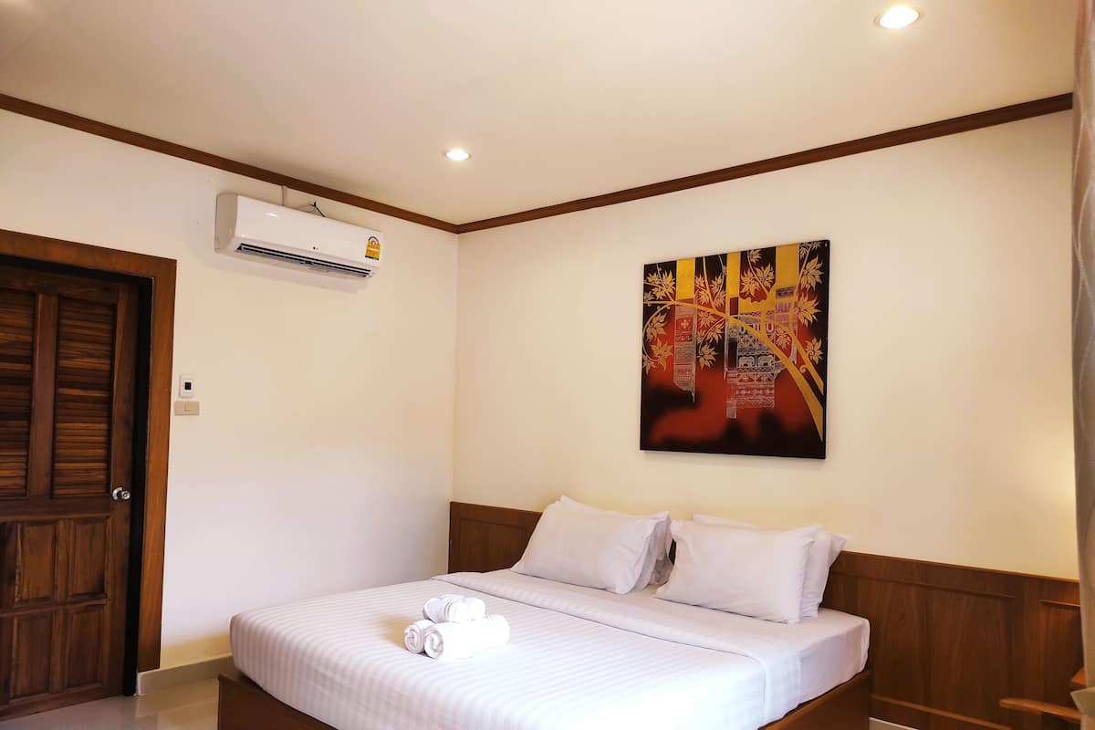 Superior Double | Desk, rollaway beds, free WiFi