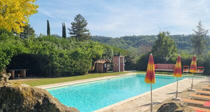 Lovely Tuscan Villa: Pool,AC WI.FI 14 guests 7 bedrooms 7bath, Families/friends