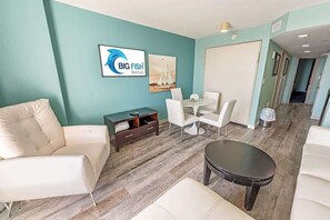 TV - New Modern, Direct Oceanfront, Boardwalk, Views! (Myrtle Beach)