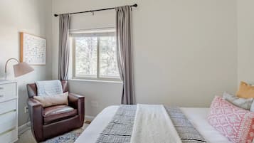 1 quarto, ferros/tábuas de passar roupa, Wi-Fi de cortesia